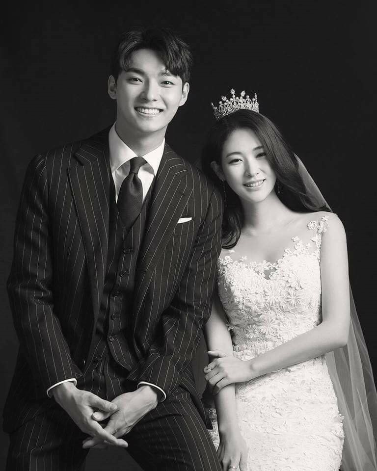 Chụp ảnh cưới phong cách Hàn Quốc - trải nghiệm không thể bỏ qua cho những cặp đôi yêu thích phong cách Hàn. Được đạo diễn bởi những chuyên gia nhiếp ảnh chuyên nghiệp, các bức ảnh cưới của bạn sẽ trở thành kỷ niệm đẹp trong cuộc đời.