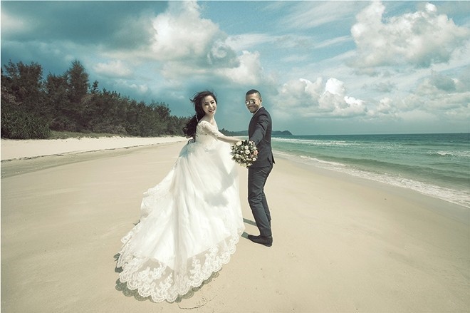 15 mẫu chụp ảnh cưới ở biển đẹp lãng mạn nhất 2023