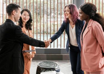 Doanh-nghiep-to-chuc-su-kien